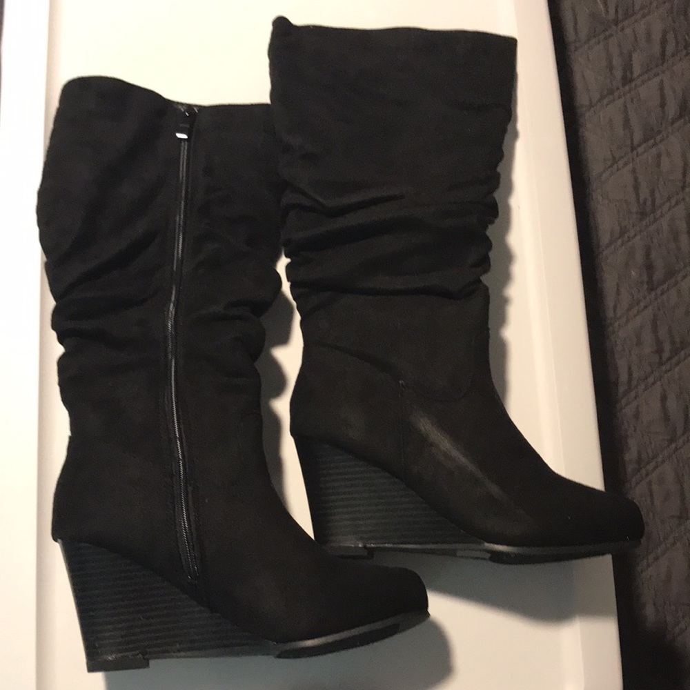Journee Collection Wedge Boots